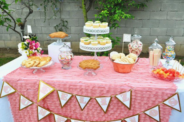 35 Memorable 80th Birthday Party Ideas  Table Decorating Ideas